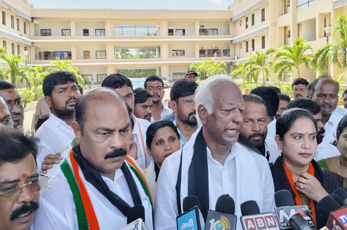 పేర్ల తొలగింపుపై ఎమ్మెల్యేల ఆగ్రహం