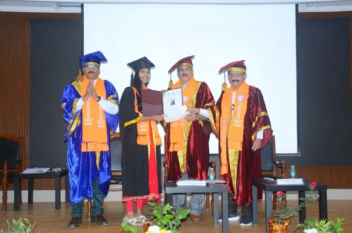 అరిస్టాటిల్ పీజీ కాలేజీలో గ్రాడ్యుయేషన్ డే