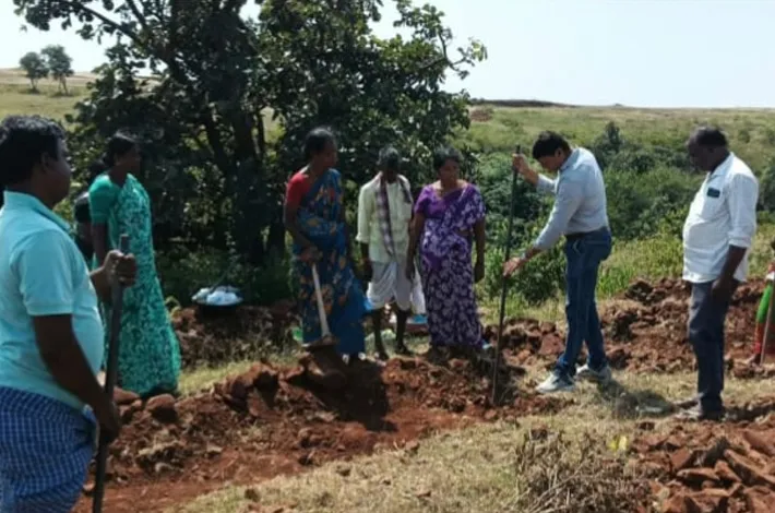 రైతులు ఫారం పండ్స్ నిర్మించుకోవాలి...