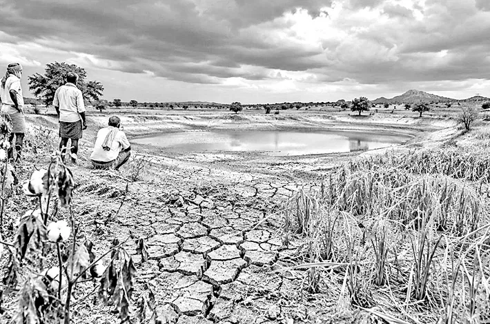 కరువుకోరల్లో రైతన్నకు దిక్కెవరు?
