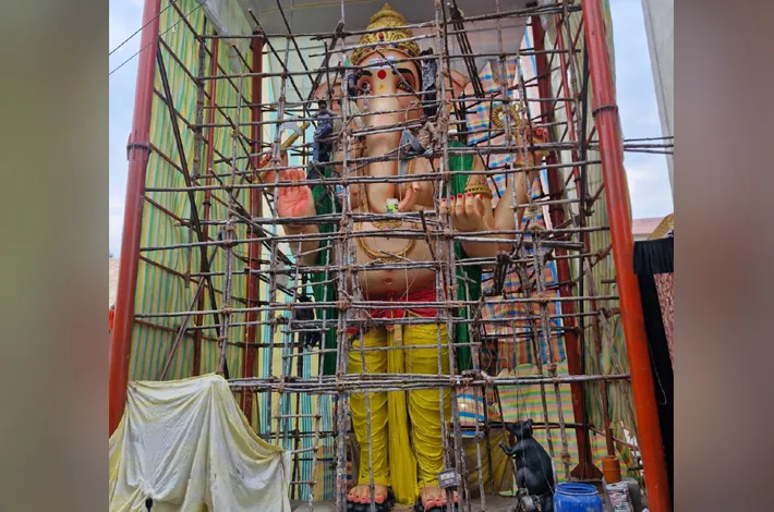 ఆదిలాబాద్‌లో 52 అడుగుల గణనాథుడు
