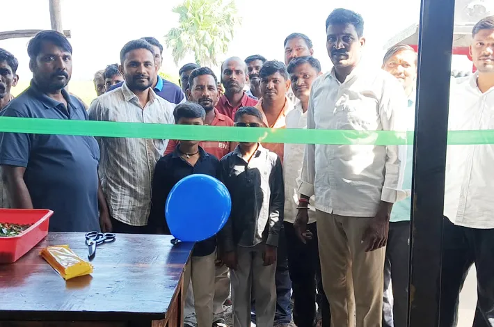 యమన్ పల్లిలో ఫాస్ట్ ఫుడ్ సెంటర్ ప్రారంభం