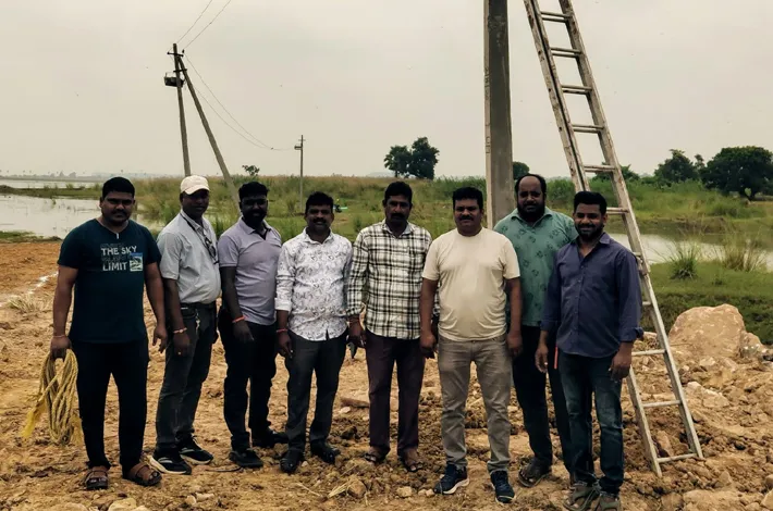 గణపసముద్రం సరస్సు వద్ద విద్యుత్ స్తంభాల ఏర్పాటు 