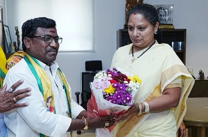 కవితను కలిసిన వినోద్‌చారి