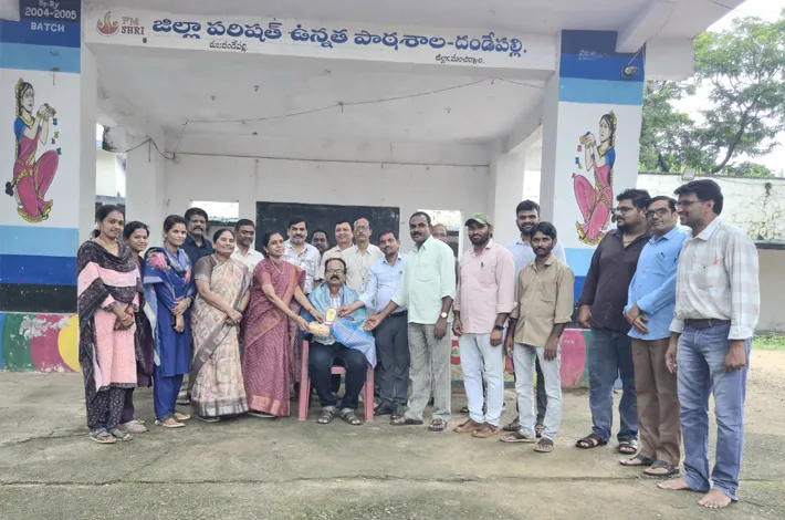 ఉత్తమ ఉపాధ్యాయునికి సన్మానం