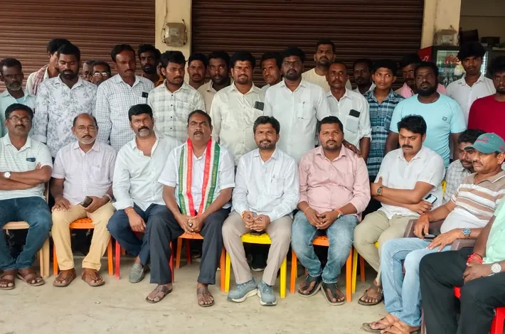 కాంగ్రెస్ నేతల కార్లపై రాళ్ల దాడిని ఖండిస్తున్నాం