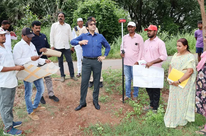 అప్రమత్తతతో పనిచేయాలి