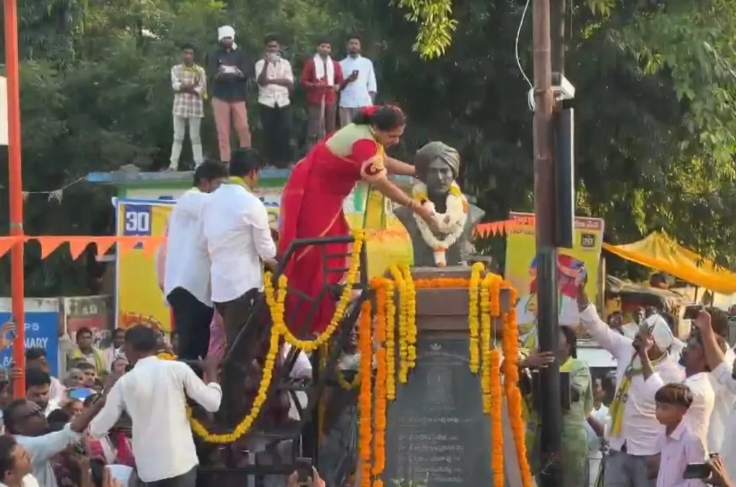కొమరం భీమ్‌కు కవితక్క నివాళి