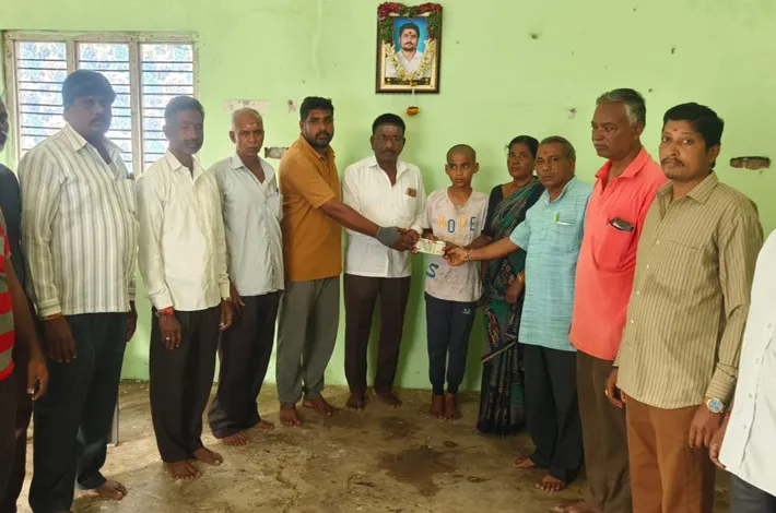 మృతుని కుటుంబానికి రూ.33,500 సాయం