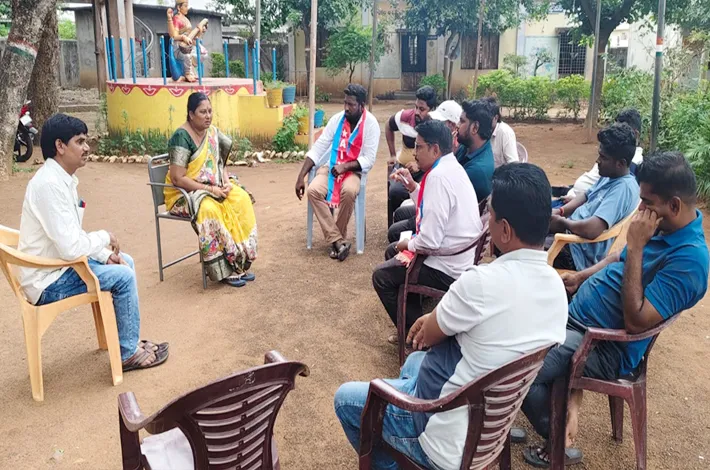 విద్యార్థినుల భద్రతపై AIYF ఆందోళన