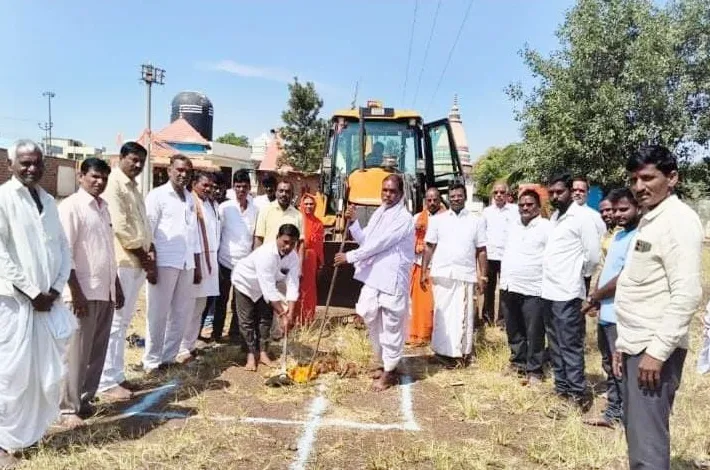 రూ.20 లక్షలతో శివాలయంలో రేకుల షెడ్డు నిర్మాణం