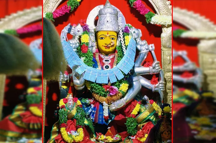 శ్రీ మహాలక్ష్మి దేవి స్వరూపంలో అమ్మవారు 