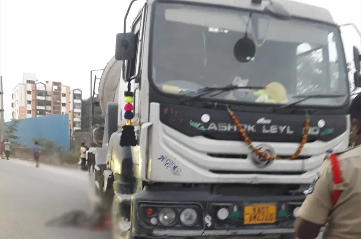రోడ్డు ప్రమాదం గుర్తుతెలియని వ్యక్తి మృతి