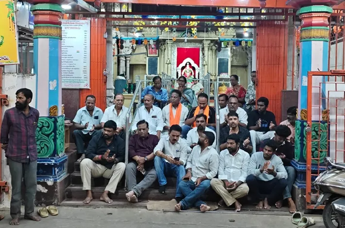 సంతోషిమాత విగ్రహంపై దాడి