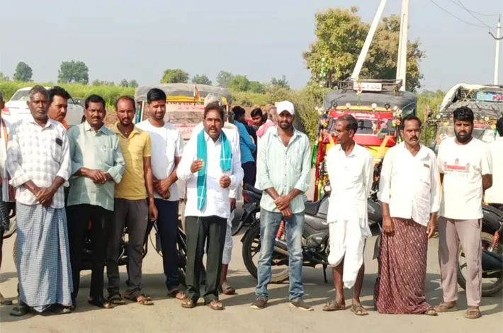 నిర్మల్ జిల్లా :ప్రధాన రహదారిపై రైతుల ఆందోళన