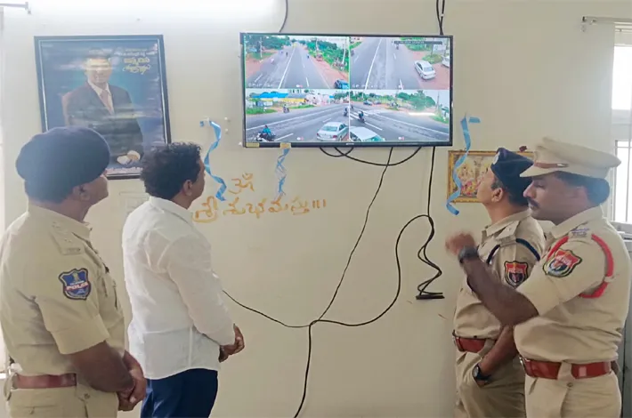 కొత్తపల్లి–జగిత్యాల హైవేపై సీసీ కెమెరాల ఏర్పాటు