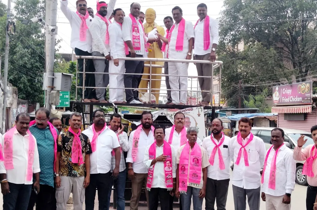 హామీలు అమలు చేయాలని అంబేద్కర్‌కు వినతి