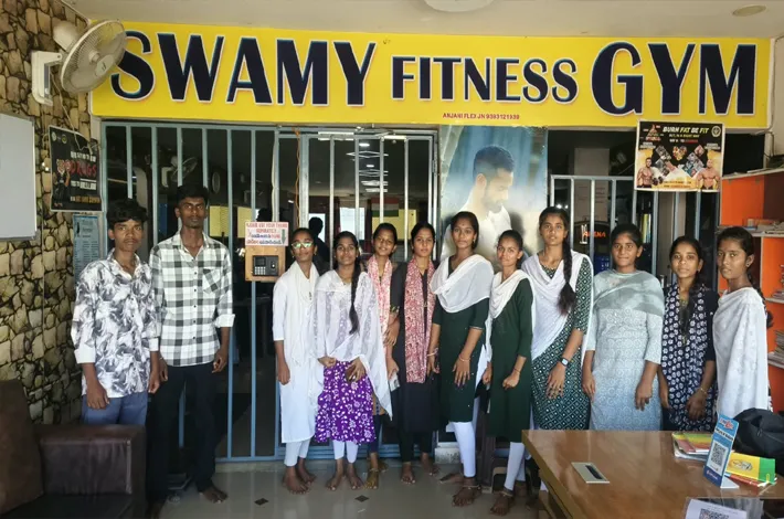 ఆదర్శ పాఠశాల ఇంటర్ విద్యార్థులకు ఇంటర్న్‌షిప్