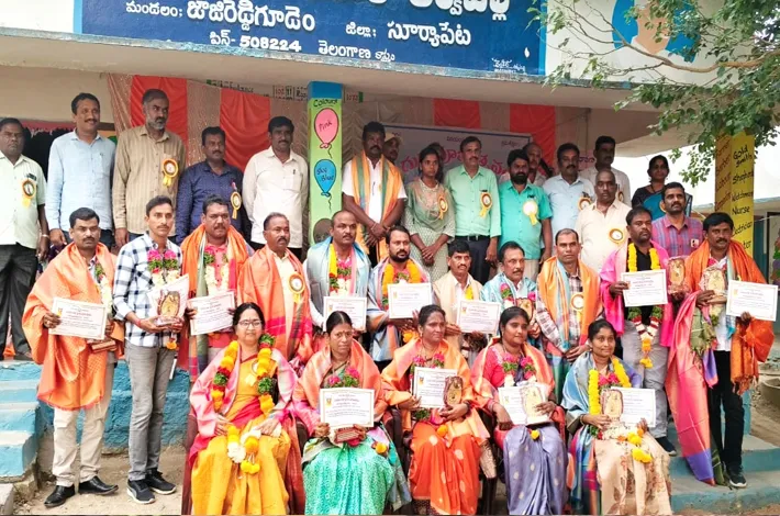ఉత్తమ ఉపాధ్యాయులకు సన్మానం