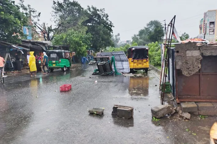 మొరంపల్లి బంజర్‌లో గాలివాన బీభత్సం