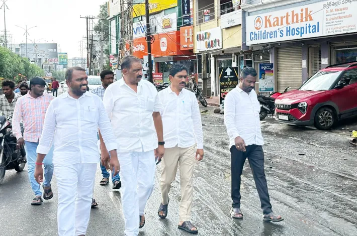 వర్ష ప్రభావిత ప్రాంతాల్లో తక్షణ సహాయ చర్యలు