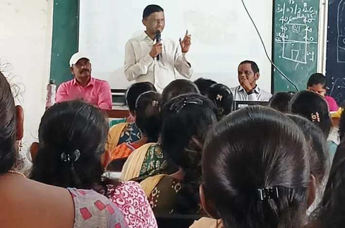 వృత్తి నైపుణ్యం పెంచుకోవాలి