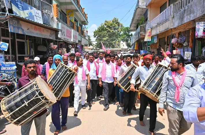 ఆదివాసి గిరిజన ప్రజల జీవితాల్లో మార్పు తీసుకువచ్చింది కేసీఆర్ ప్రభుత్వం