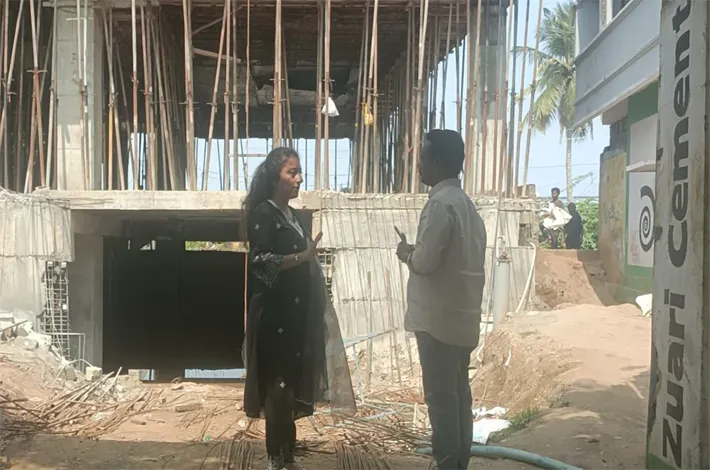 అనుమతులు లేని నిర్మాణాల పరిశీలన