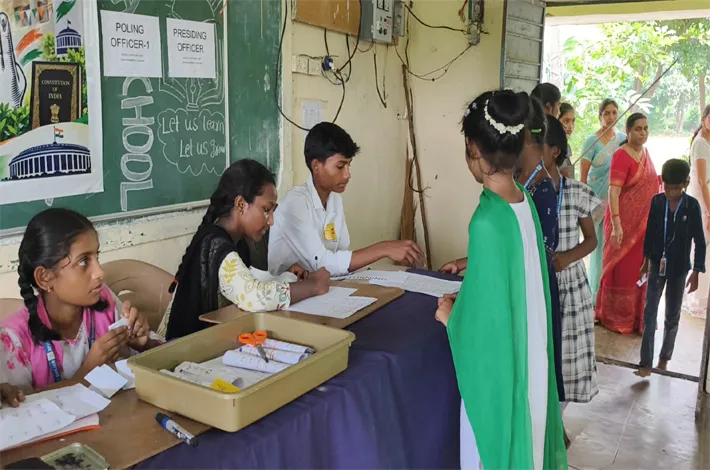 విద్యార్థులే ఓటర్లు.. అసెంబ్లీ ఎన్నికలు!
