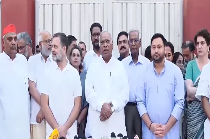బెంగాల్ ఎన్నికలపై ఓట్ చోరీ ఆరోపణలు