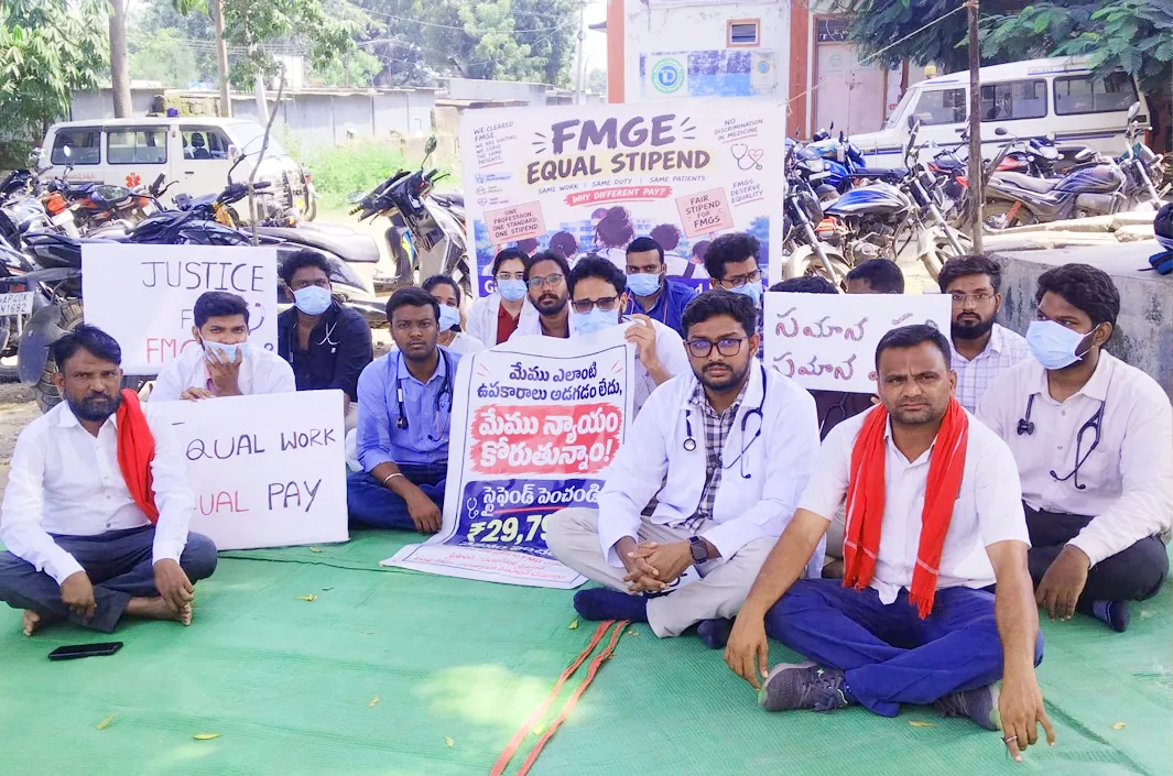 జూనియర్ డాక్టర్లకు స్టైఫండ్ చెల్లించాలి