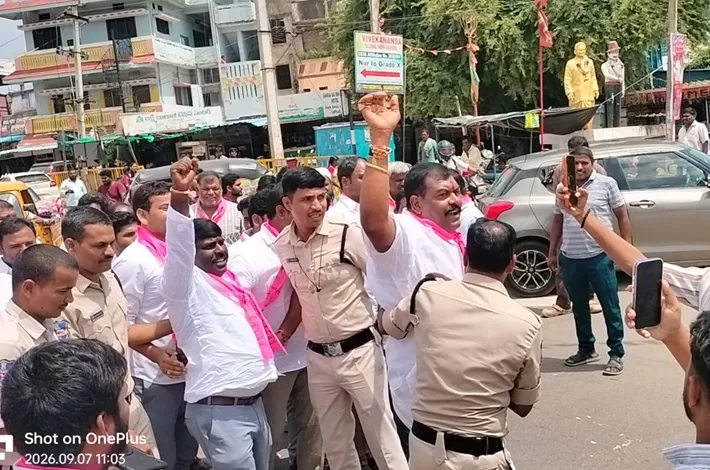 గుమ్మడిదలలో బీఆర్ఎస్ నేతల నిరసన