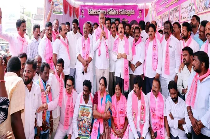 కోచ్ ఫ్యాక్టరీలో స్థానికులకే ఉద్యోగాలివ్వాలి