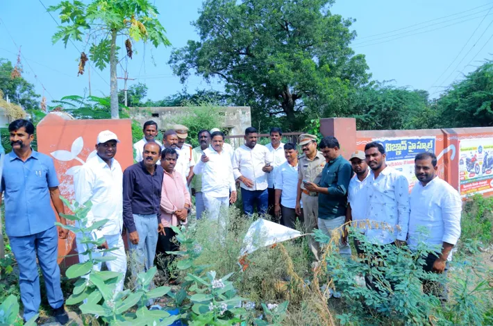 ఆమనగల్లులో ట్రాఫిక్ పోలీస్‌స్టేషన్‌ ఏర్పాటుకు స్థలం పరిశీలన