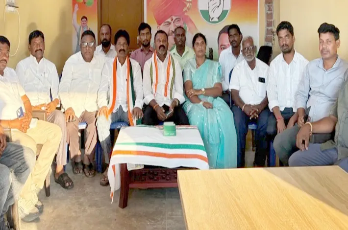 యువతను రెచ్చగొట్టే వాక్యాలు సరికాదు