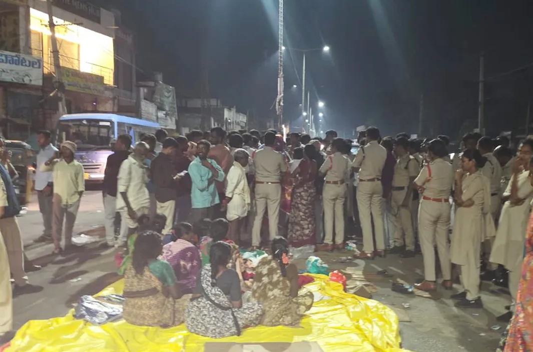 పరిగిలో రైతుల దీక్ష భగ్నం