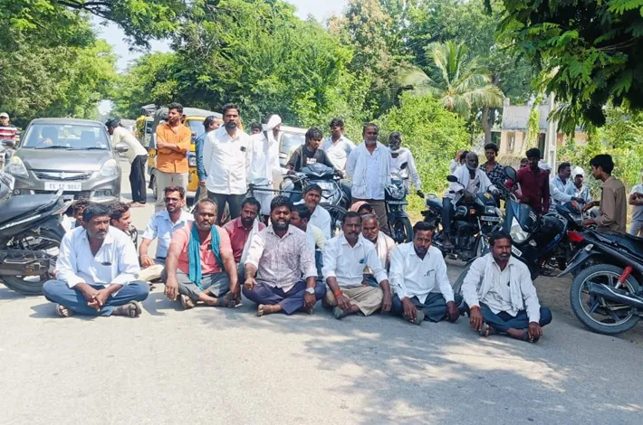 కరెంటు కోతతో అల్లాడుతున్న అన్నదాతలు
