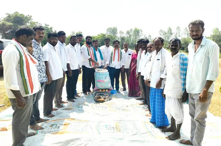 ధాన్యం కొనుగోలు కేంద్రాలు ప్రారంభం
