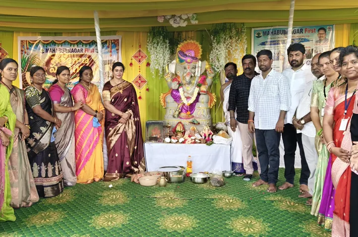 విద్యార్థులు లక్ష్య సాధనతో ఉన్నత శిఖరాలను అధిరోహించాలి