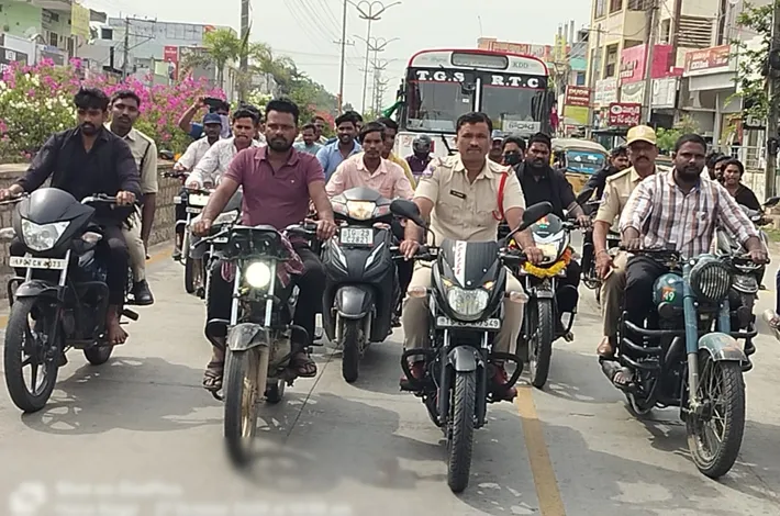 పోలీస్ అమరవీరుల త్యాగాలు వెలకట్టలేనివి