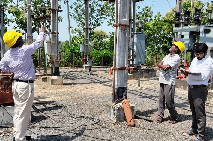 నర్సాపూర్ సబ్‌స్టేషన్‌ను పరిశీలించిన ఎస్‌ఈ బిక్షపతి 