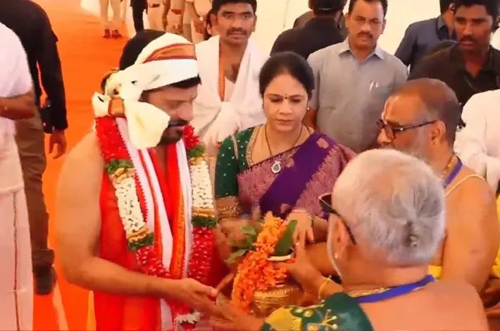 వరుణయాగంలో పాల్గొన్న సీఎం రేవంత్ దంపతులు