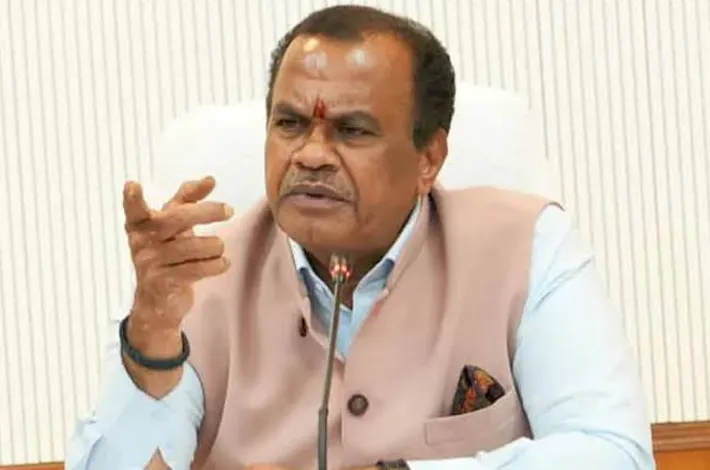 ఆయన పాదయాత్ర కాదు..ఎన్ని దండాలు పెట్టినా పట్టించుకోరు: కోమటిరెడ్డి