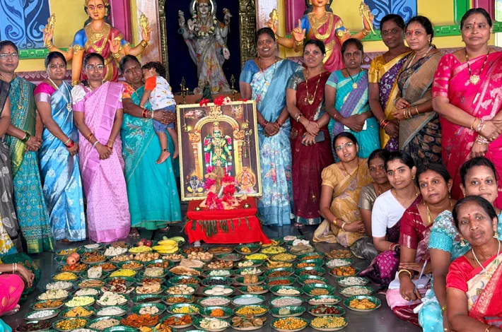గణపయ్యకు 108 రకాల నైవేద్యాల సమర్పణ 
