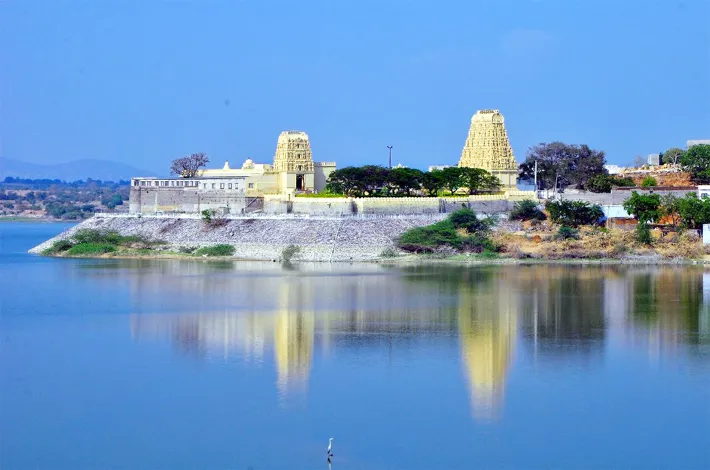 హోలీ ఎరుగని శ్రీరంగాపురం! 