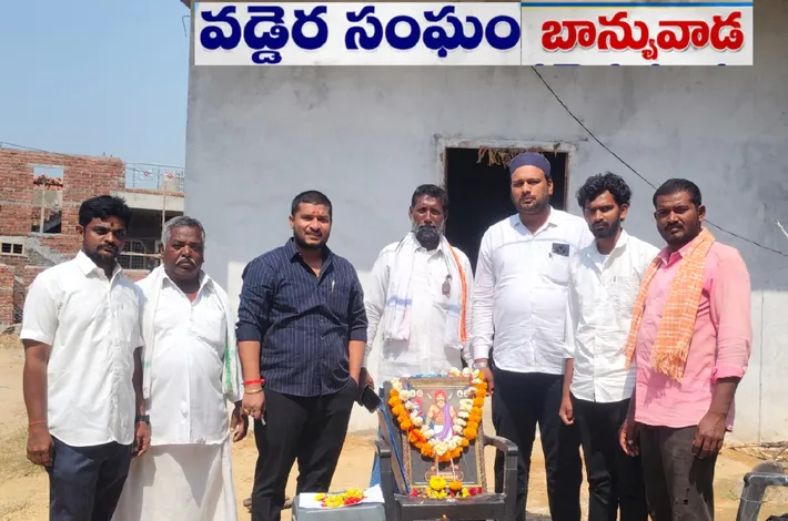 ఘనంగా స్వాతంత్ర్య సమరయోధుడు వడ్డె ఓబన్న వర్ధంతి వేడుకలు...