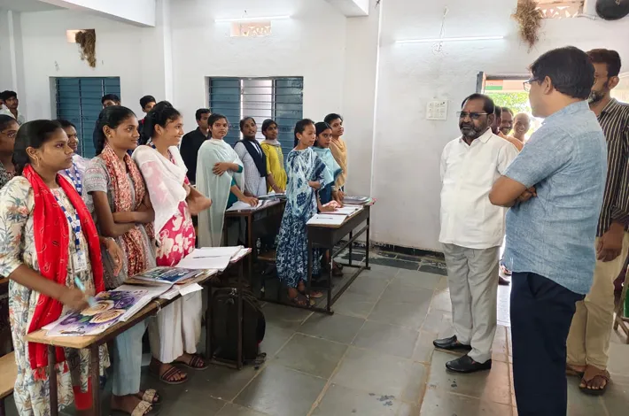 జూనియర్ కళాశాలను తనిఖీ చేసిన ఎమ్మెల్యే