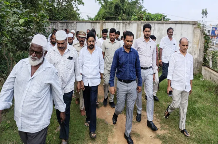 ఖాబ్రస్తాన్ స్థల సమస్యను త్వరలో పరిష్కరిస్తాం