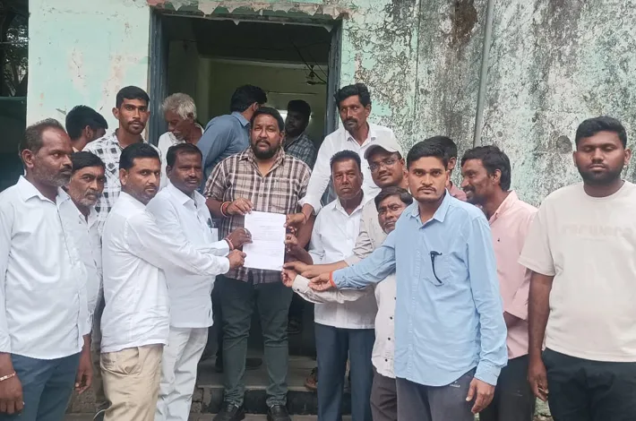 కాలువ నిర్మాణ భూములకు ఎకరానికి రూ.40 లక్షల పరిహారం
