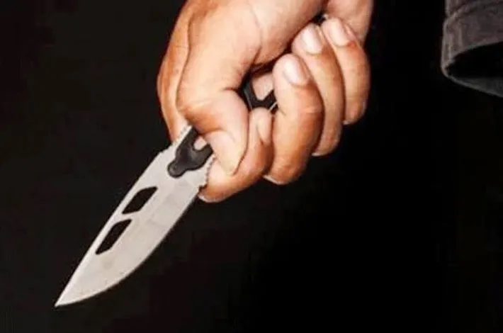 ప్రశ్నించినందుకు కత్తితో దాడి